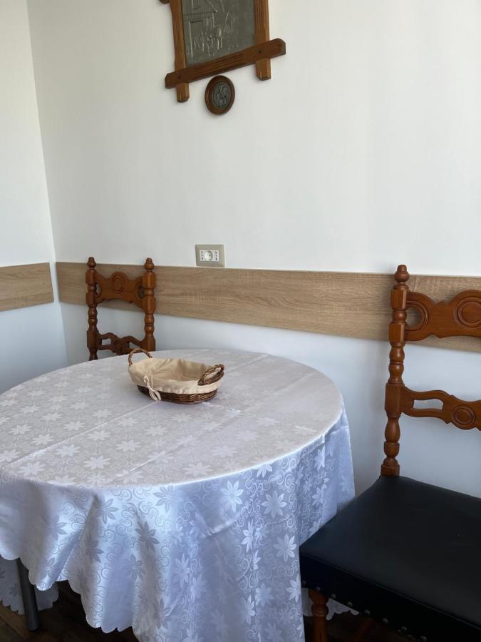 Cazare David Si Familia . Piatra Neamţ Exteriör bild